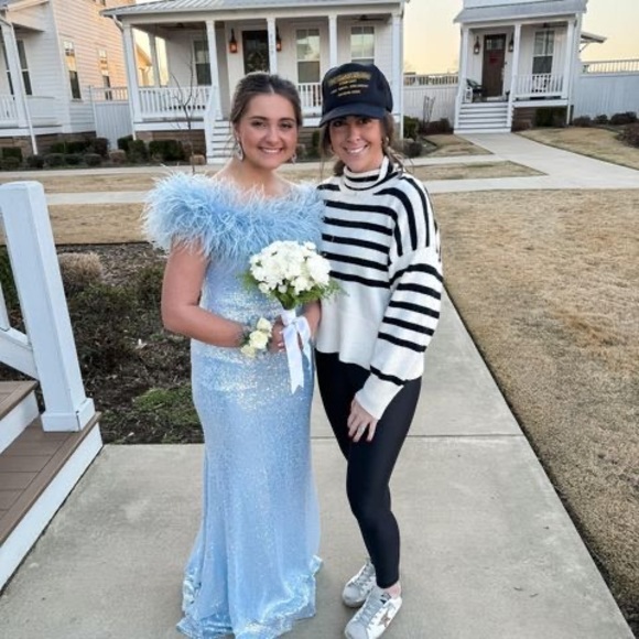 Meet your Posher, Taylor - Picture 1 of 1